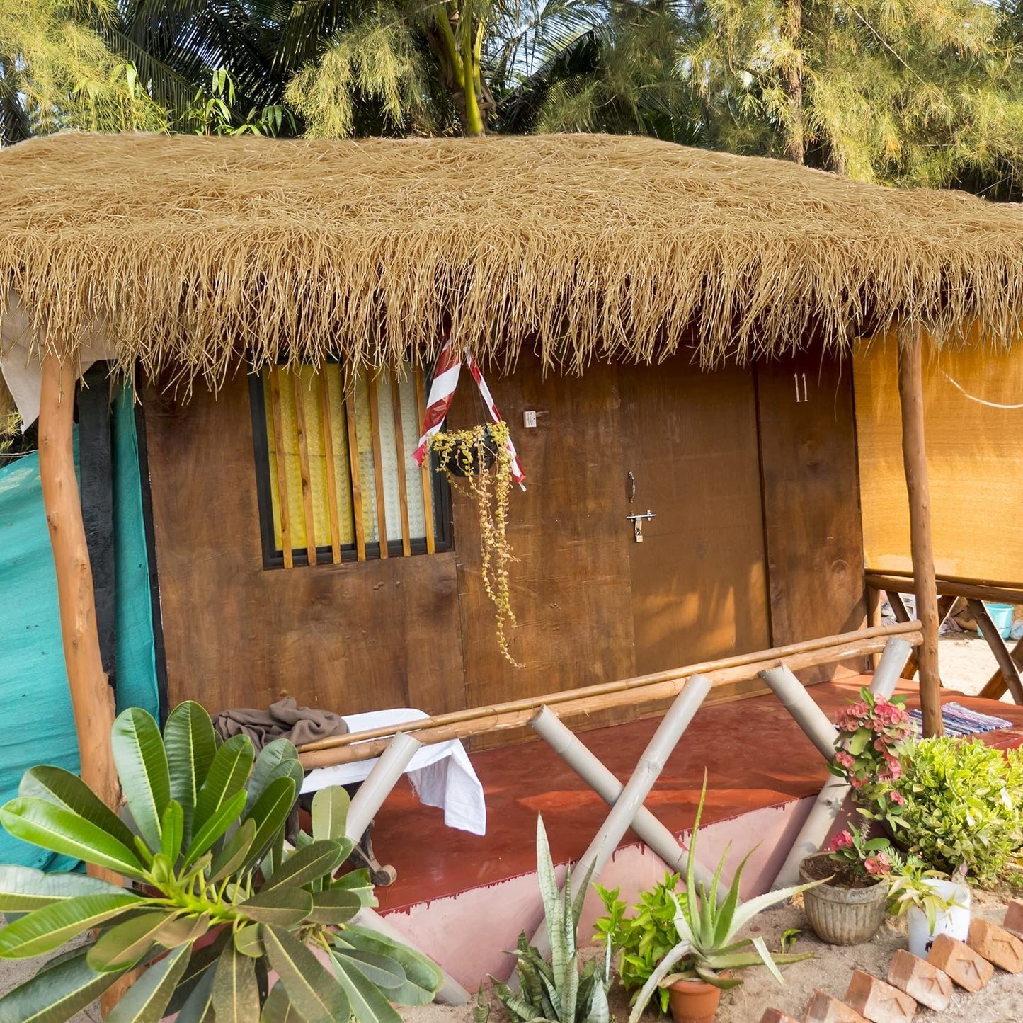 XLX TURF Mexican Straw Thatch Roofing for Tiki Bar Hut and Decorations